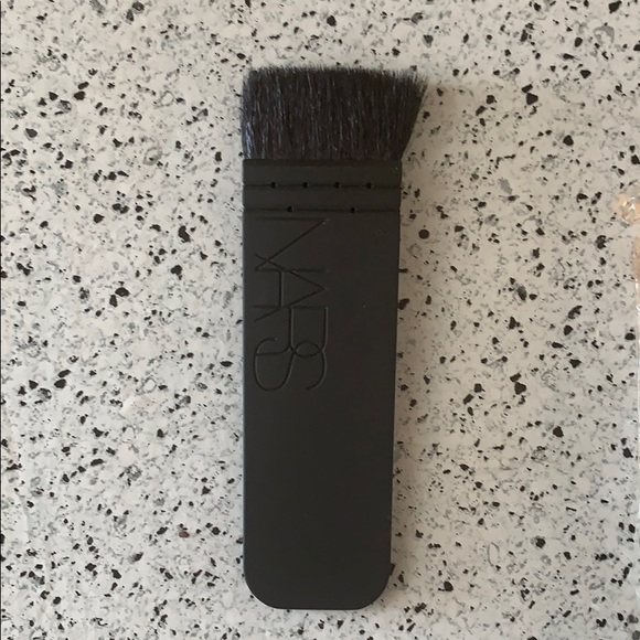 NEW/NWOT NARS Kabuki Ita Premium Contouring Brush - Picture 3 of 6